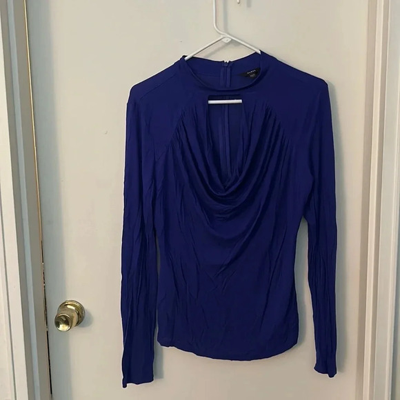 Guess Tops - 😍Guess women’s blouse size large